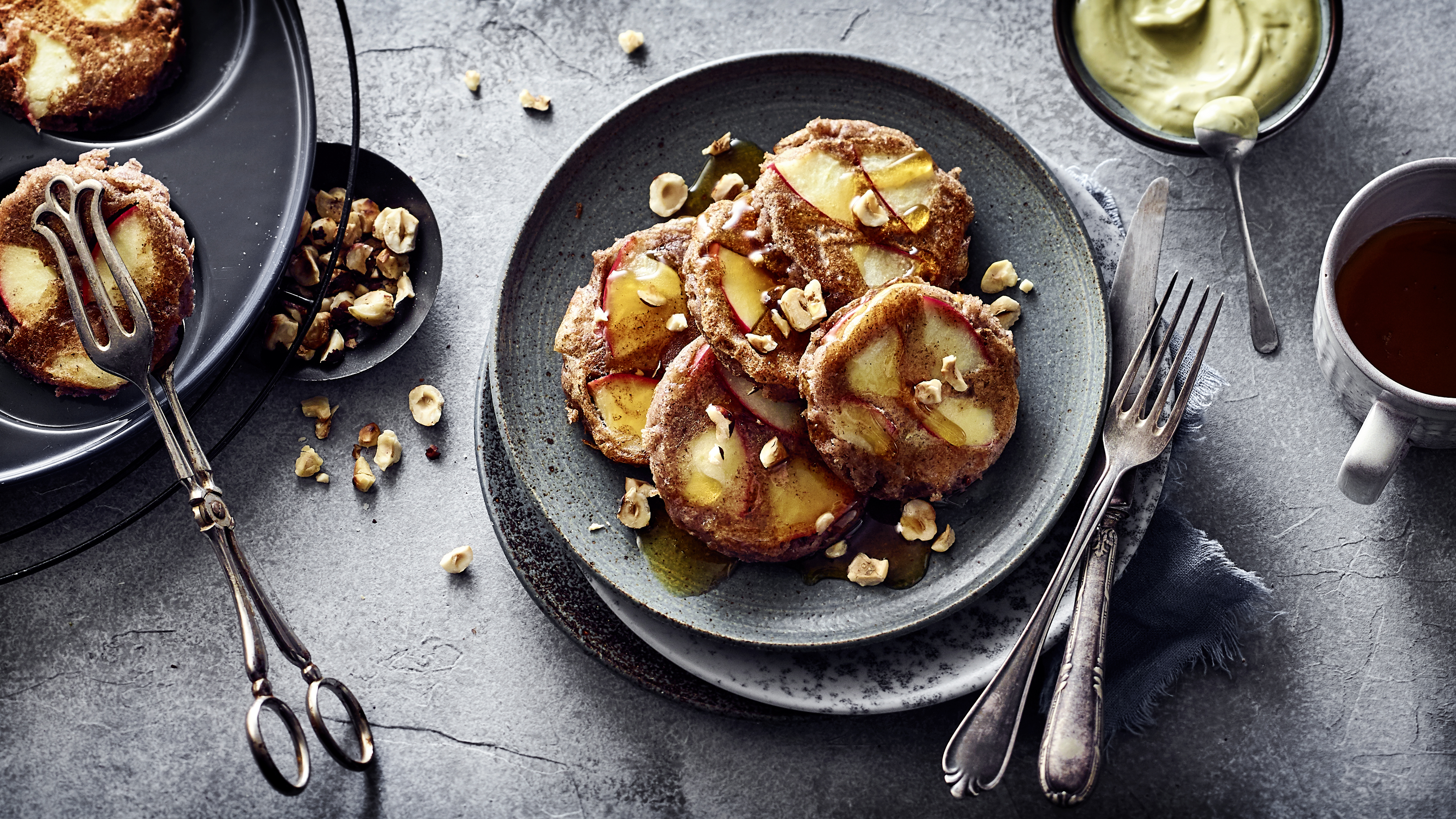 Apfel-Pancakes mit Nüssen