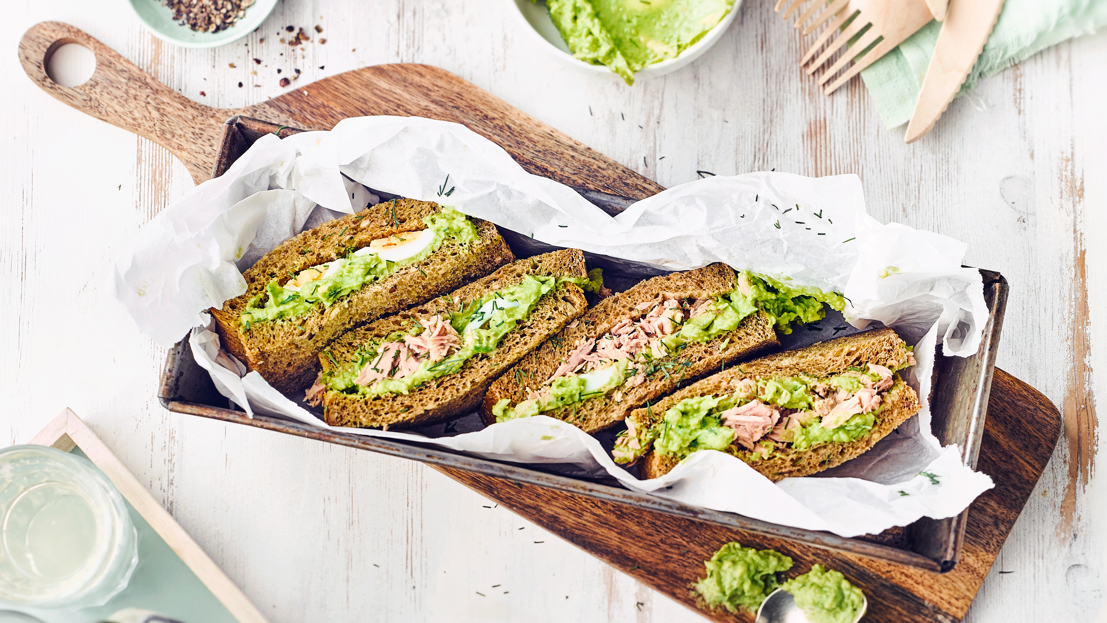 Avocado-Sandwich mit Thunfisch