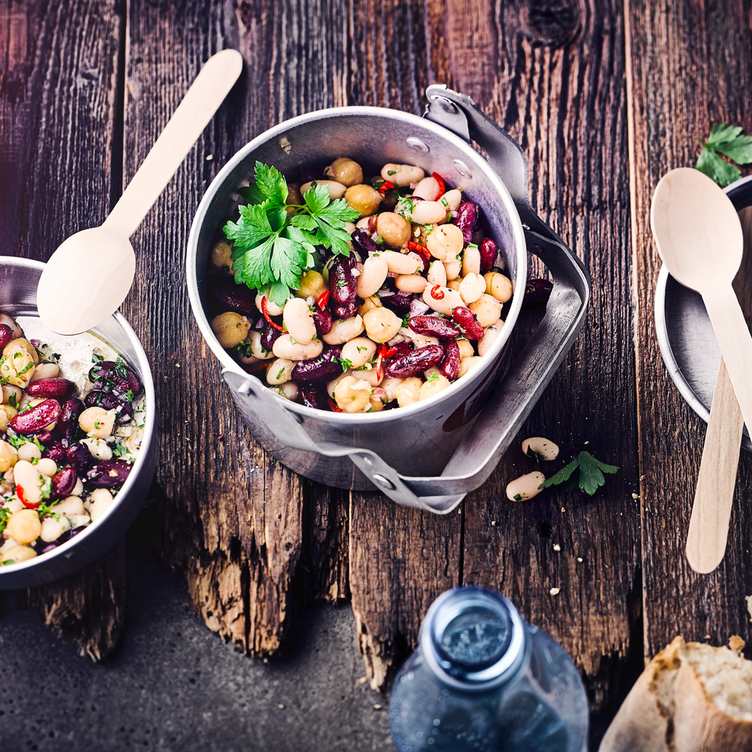 Bohnensalat mit Kichererbsen, Kidney- und weißen Bohnen