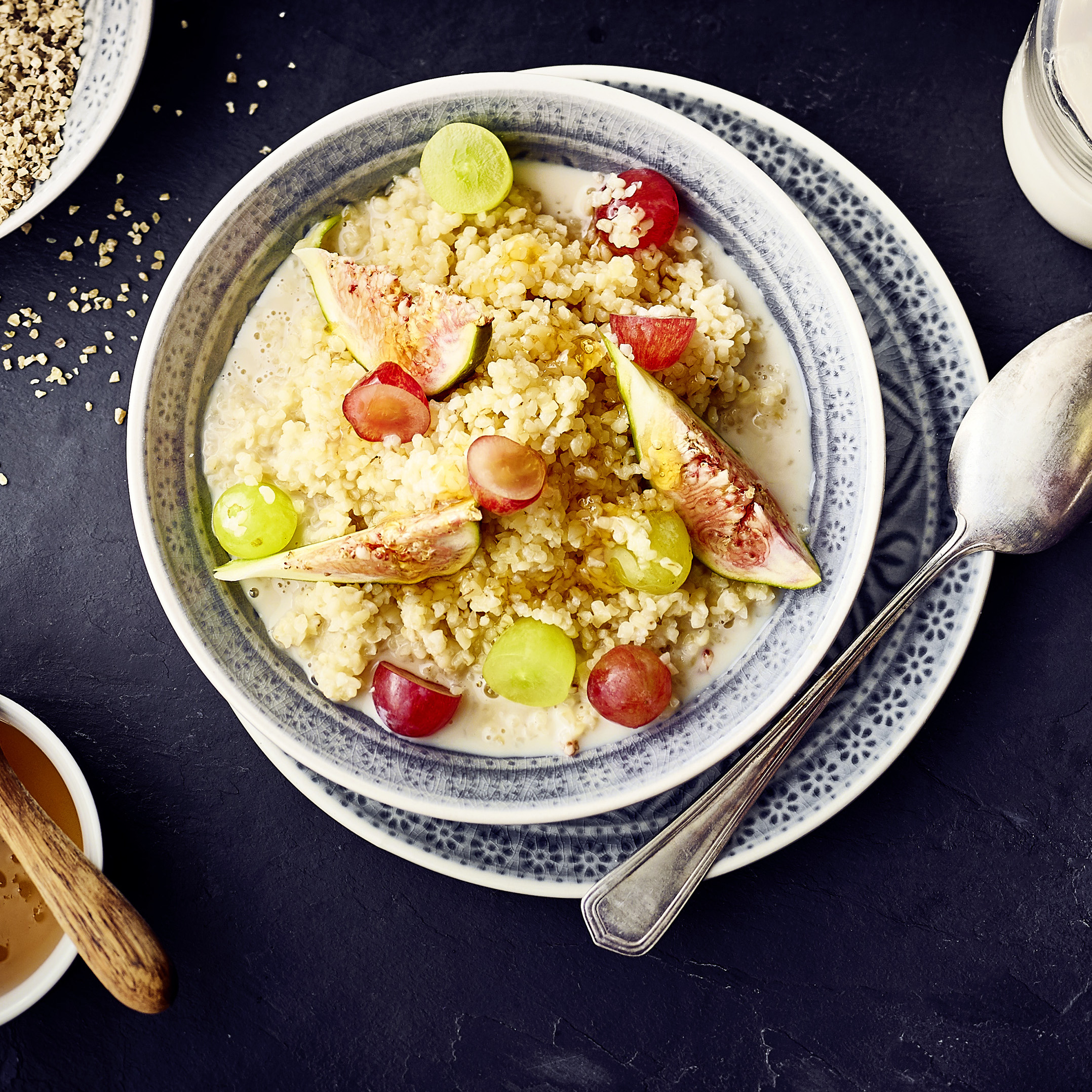 Bulgur-Porridge mit Früchten