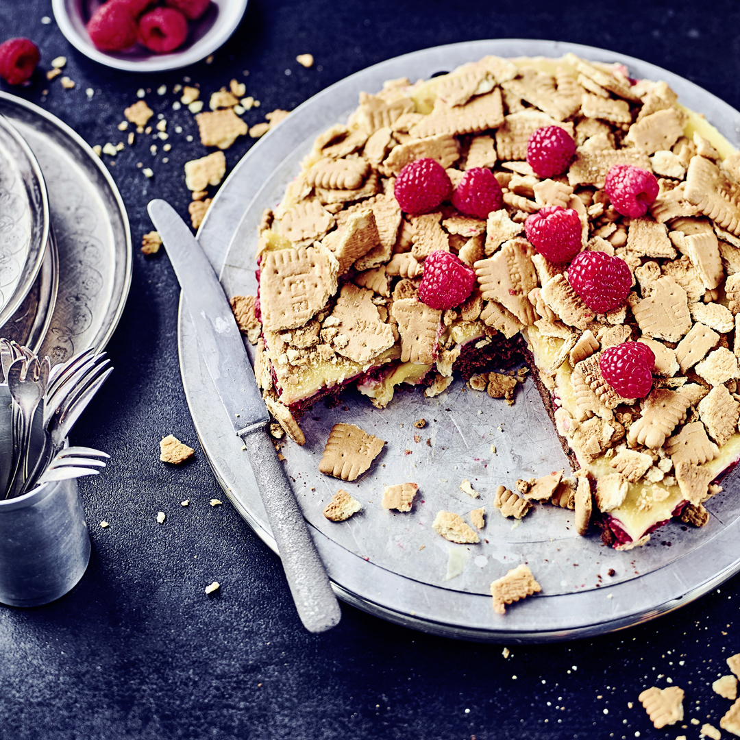 Butterkekskuchen mit Himbeeren