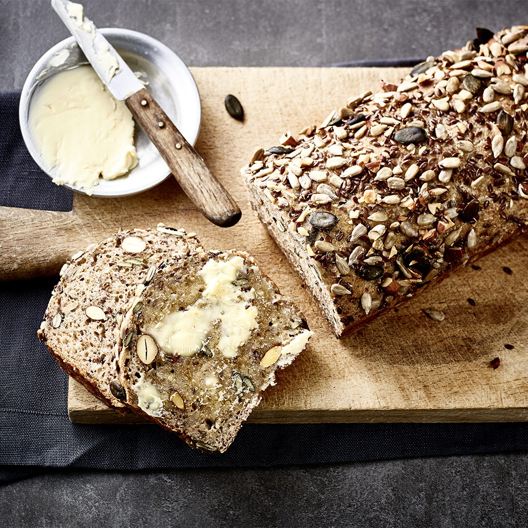 Dinkelbrot mit Körnern