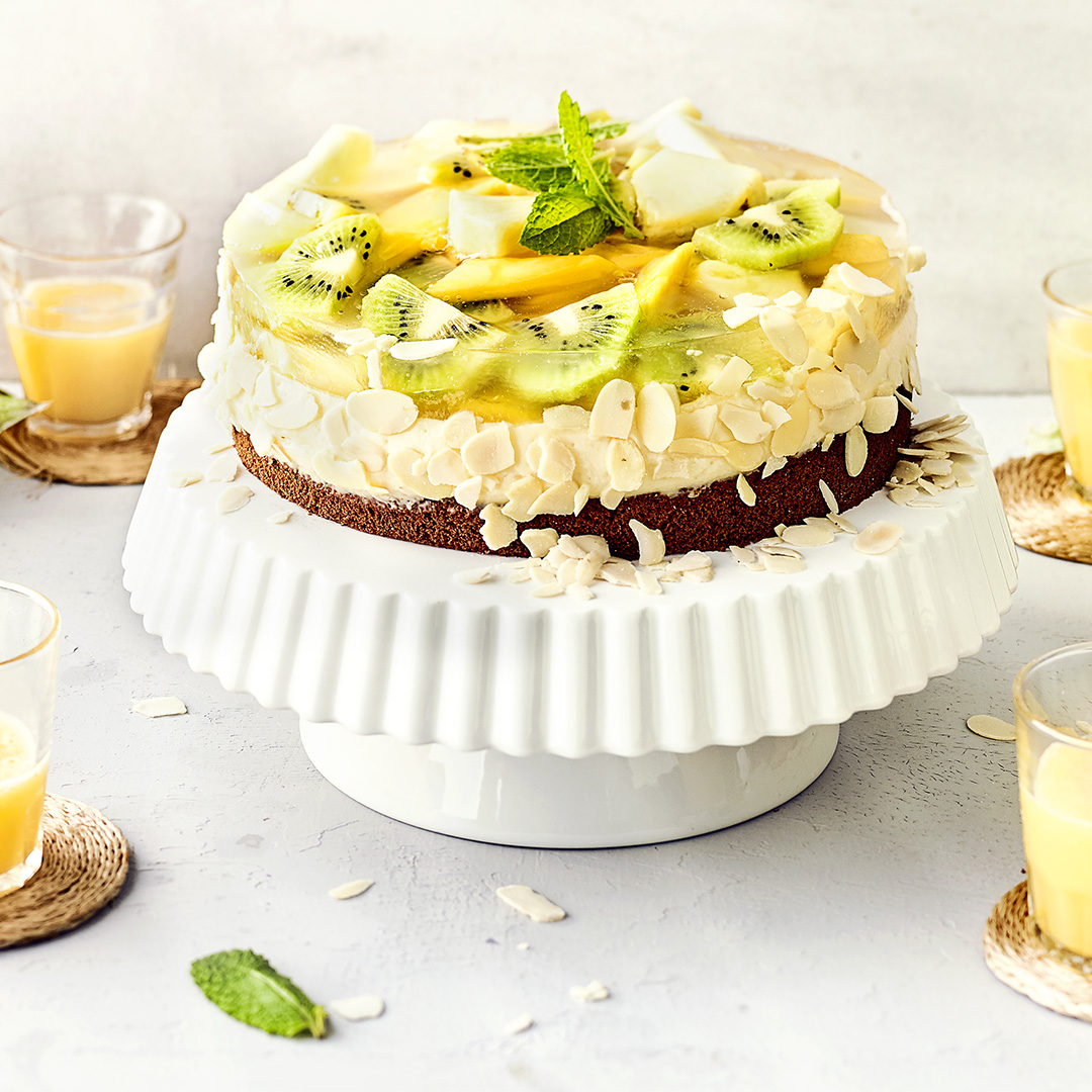 Kuchen mit exotischen Früchten