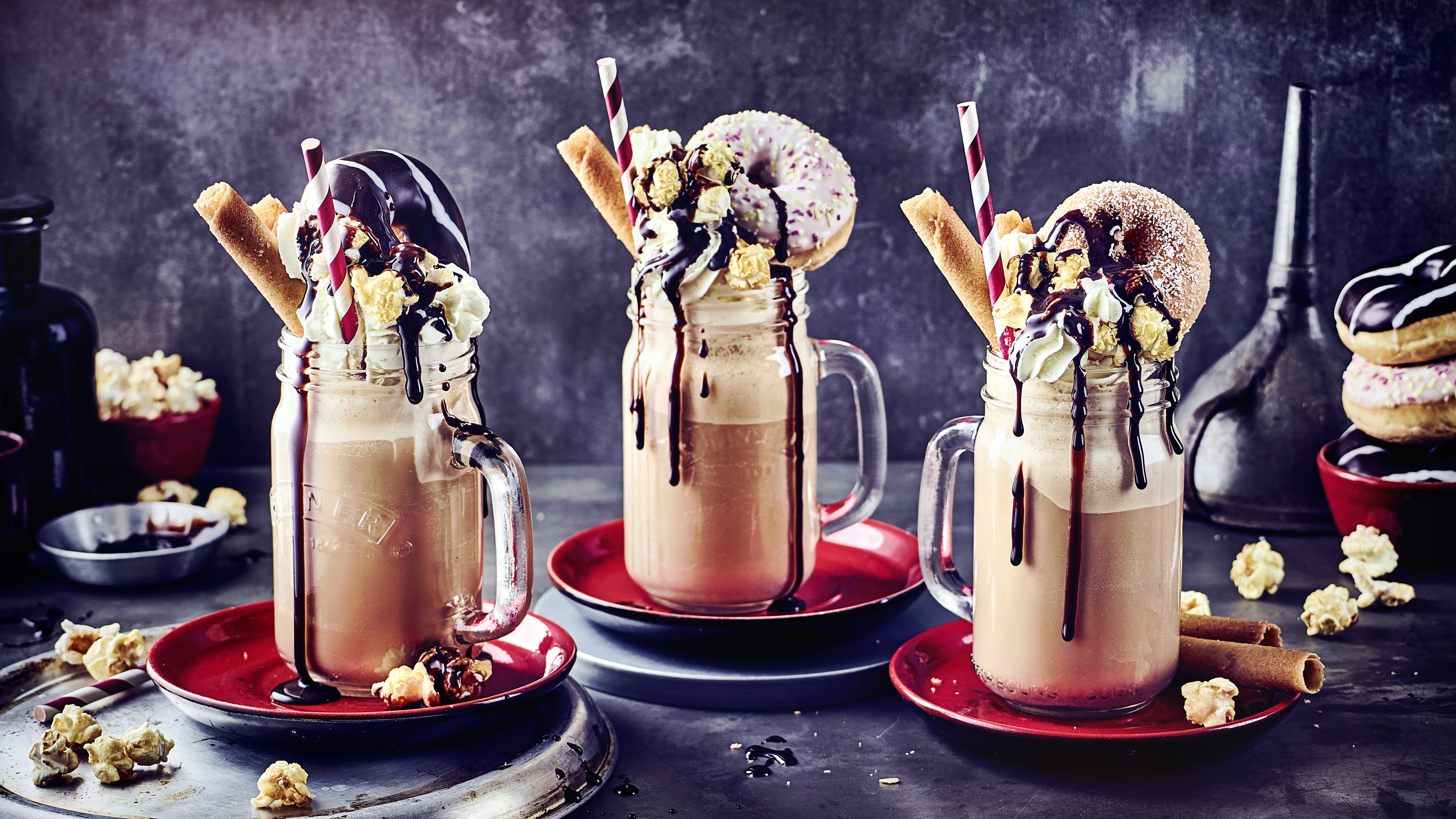 Freak Shake mit Donut und Pop-Corn