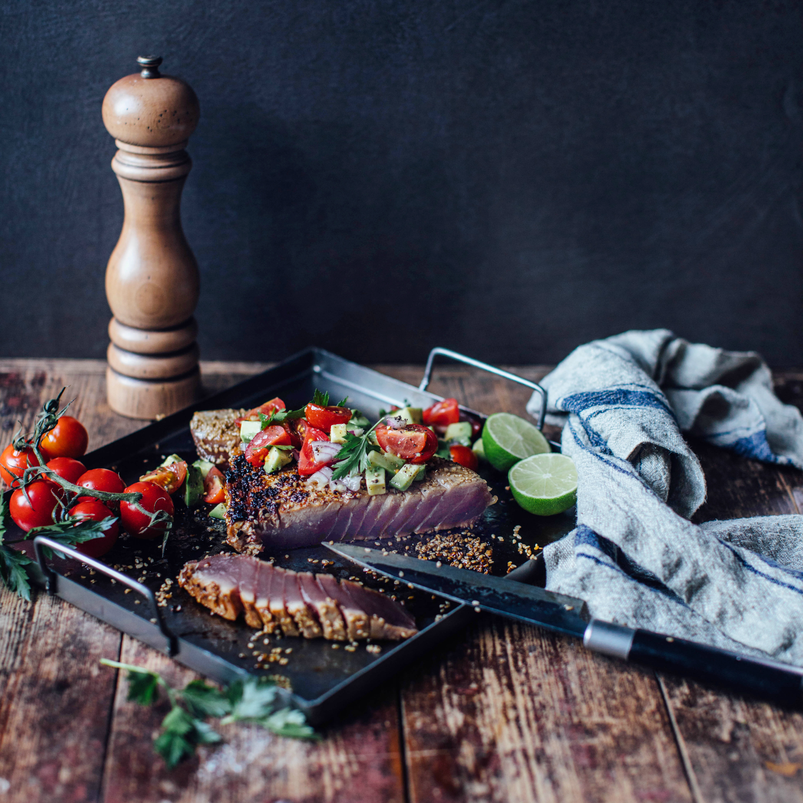 Karibische Thunfischsteaks mit Salsa