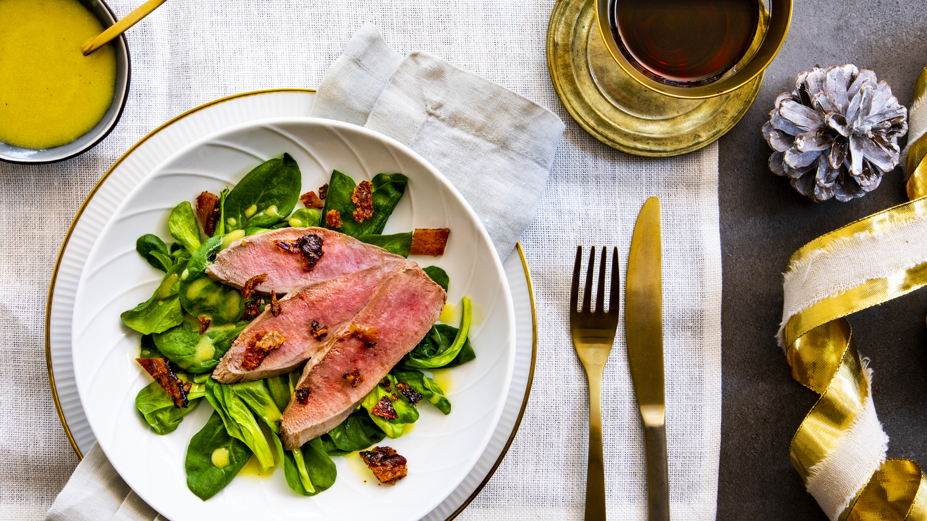 Geräucherte Entenbrust mit Feldsalat