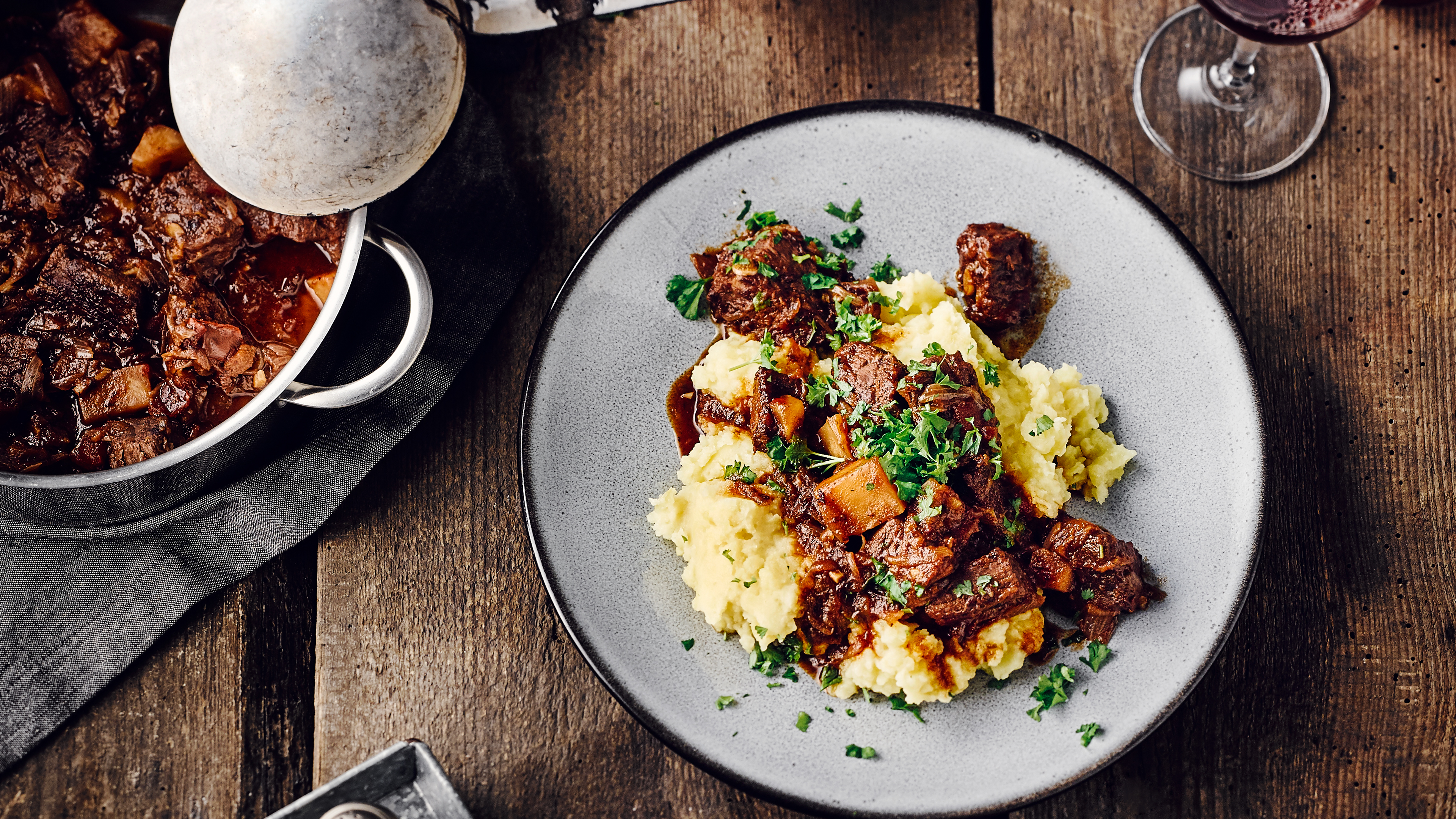 Gulasch an Kartoffelpüree