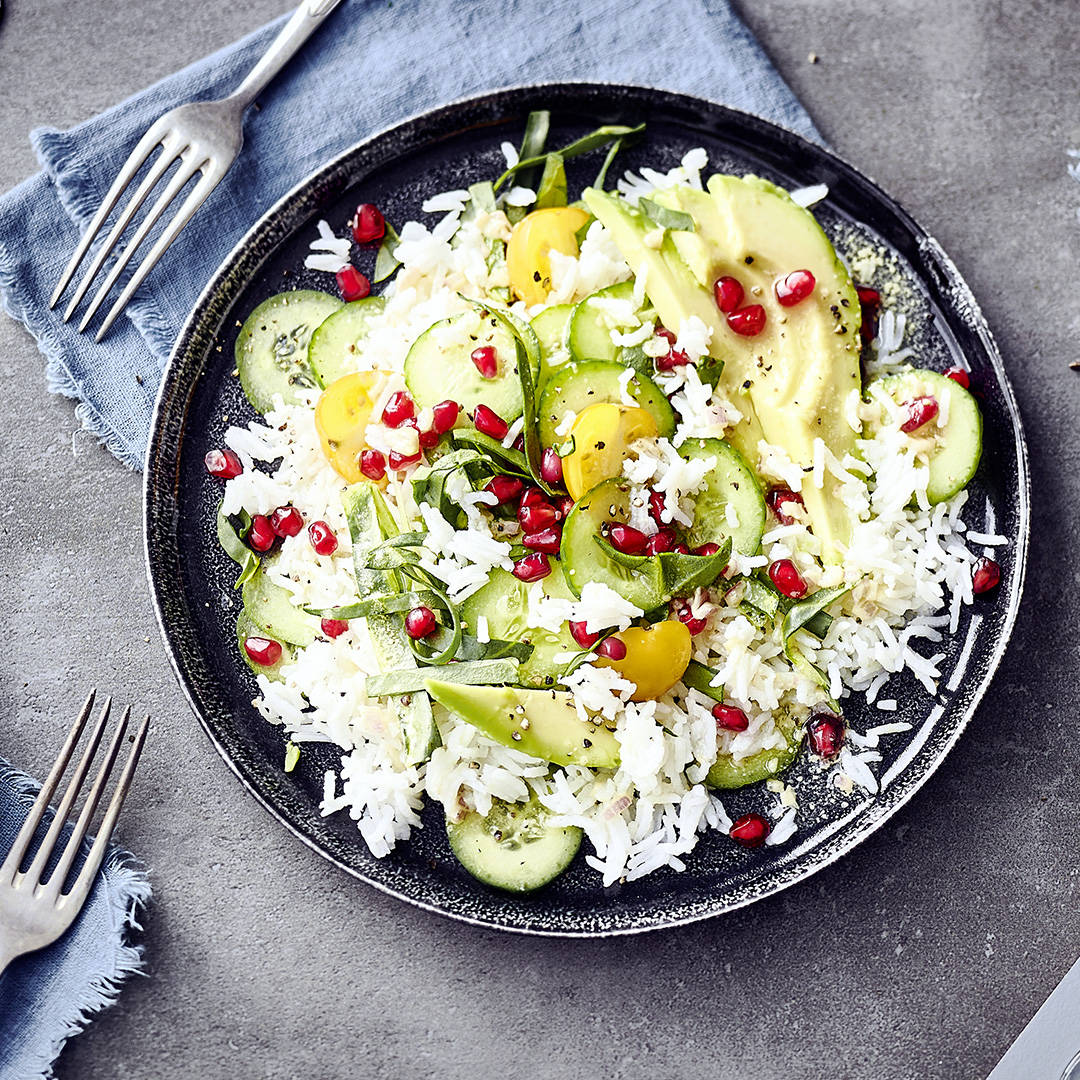 Gurken-Reis-Salat mit Avocado