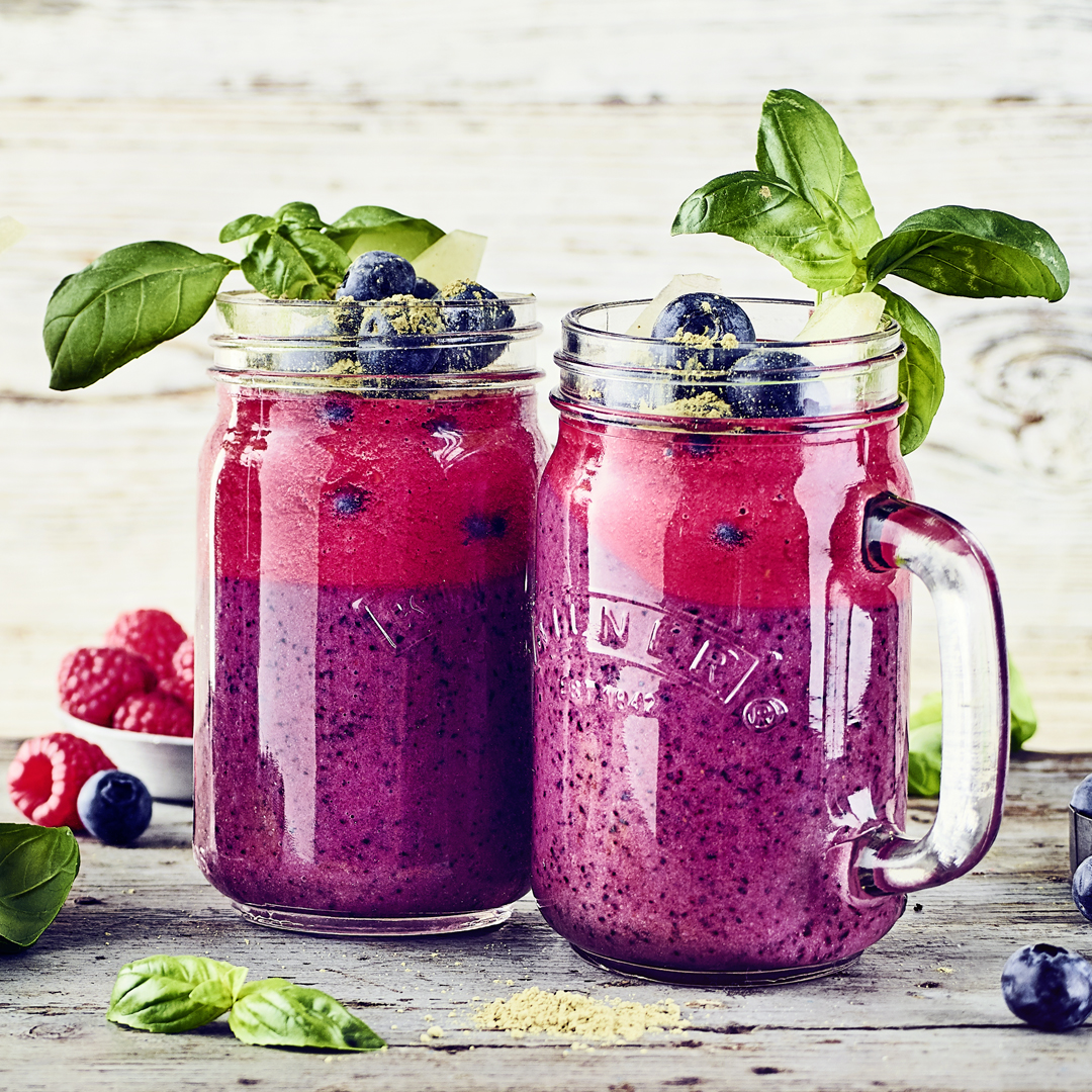 Heidelbeer-Smoothie mit Himbeeren, Melone und Banane