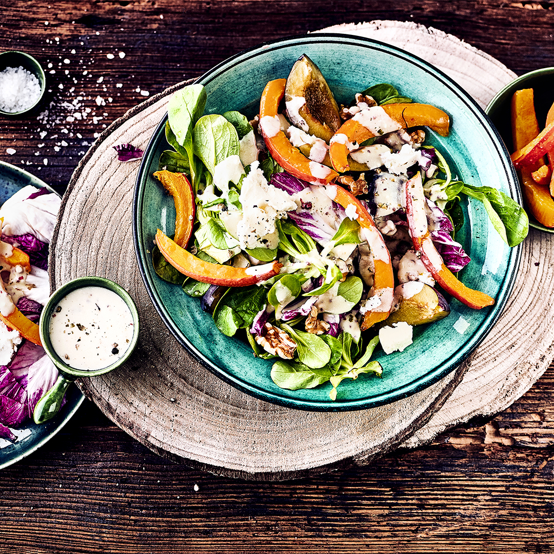 Herbstlicher Salat mit Käse