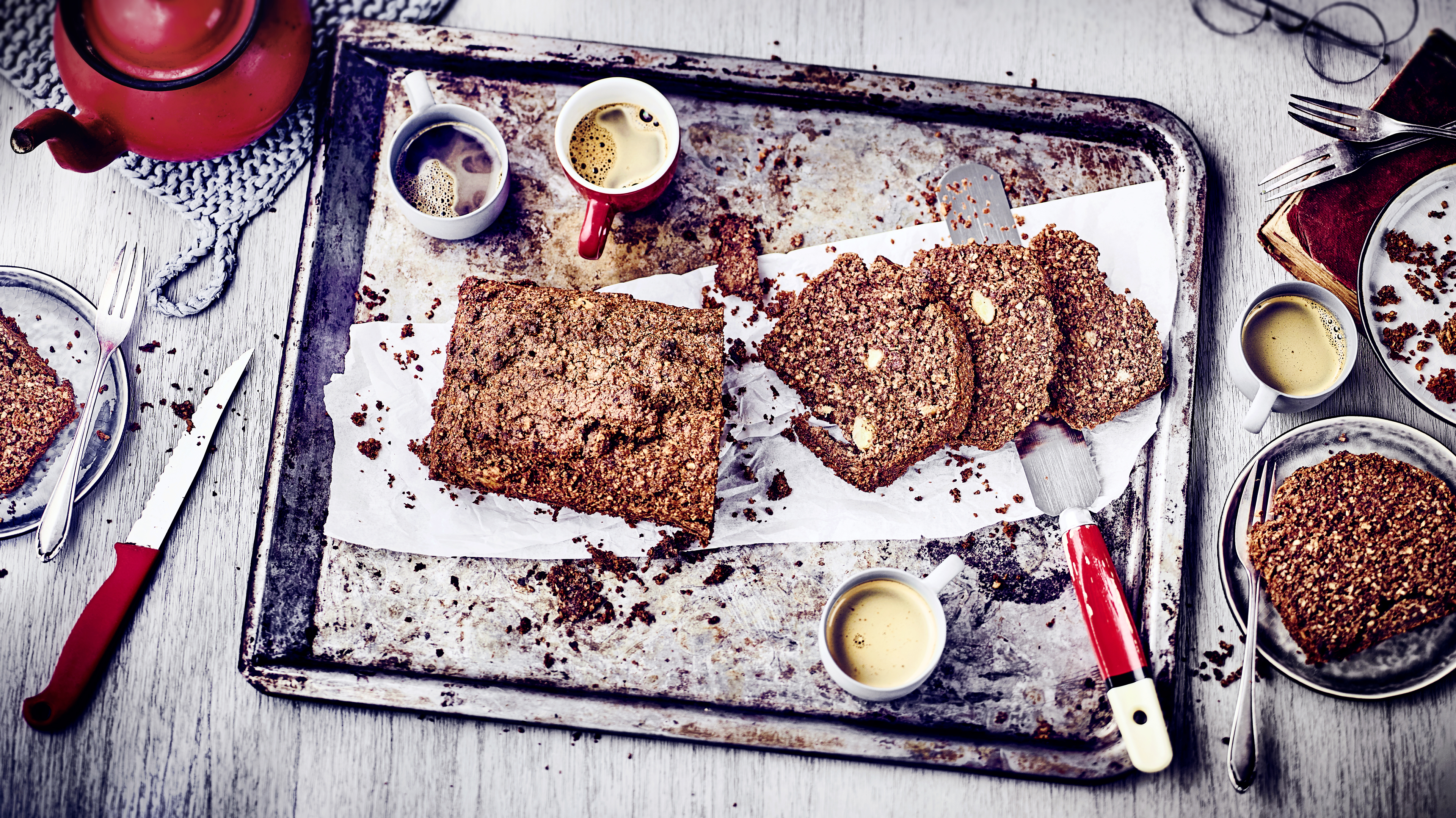 Low-Carb-Kuchen mit Zartbitter-Schokolade und Banane