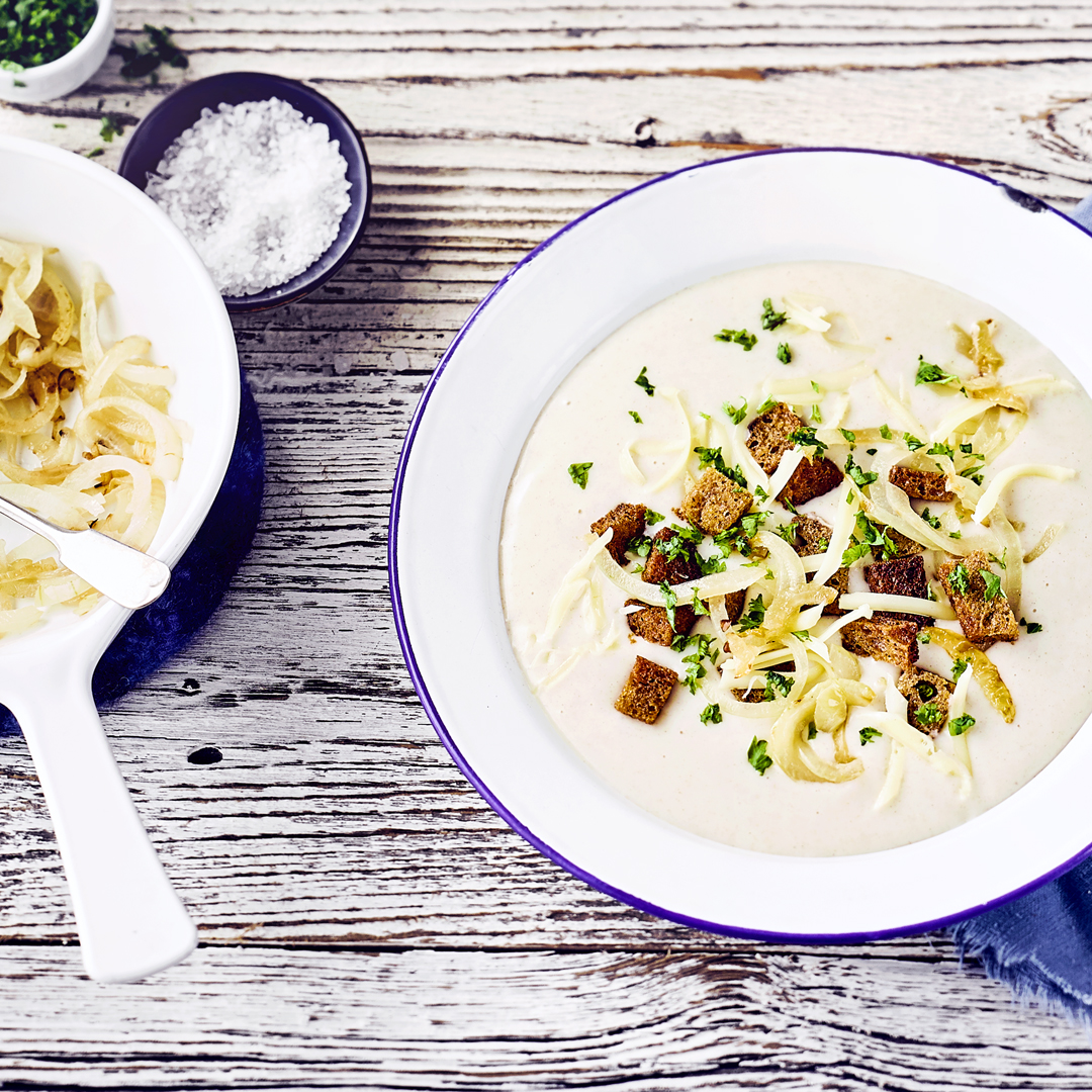 Mehlsuppe mit Käse