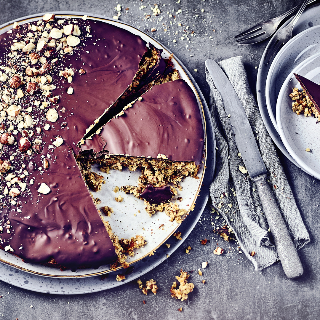 Nusskuchen ohne Mehl mit Haselnusskernen