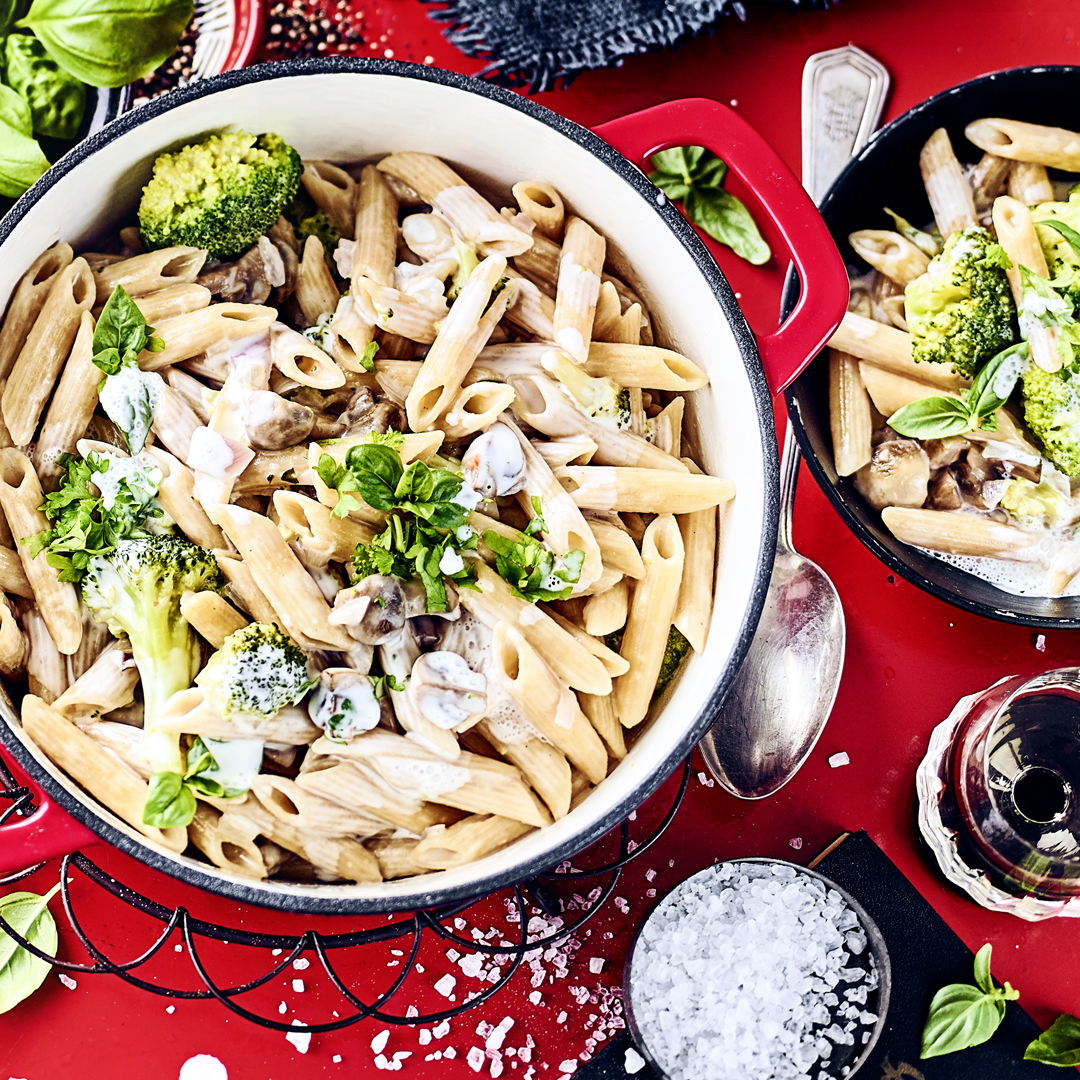 One Pot Penne mit Brokkoli und Pilzen