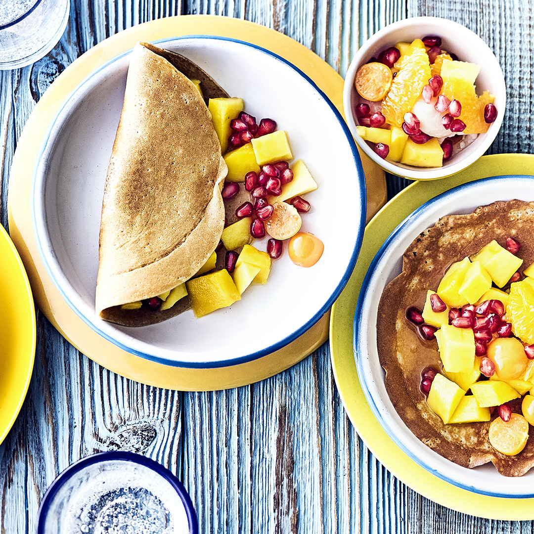 Pfannkuchen mit Obstsalat