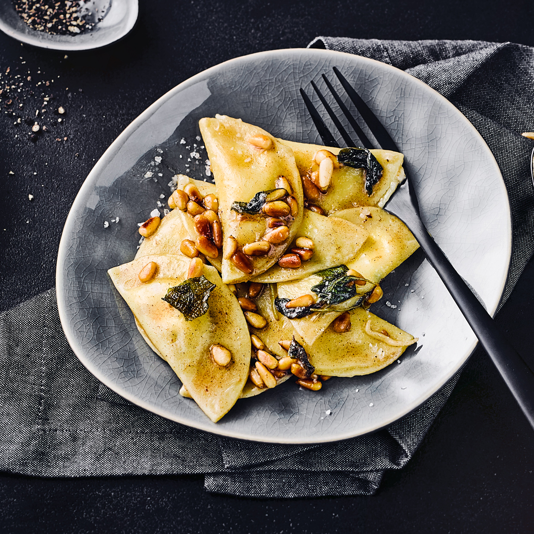 Ravioli mit Salbeibutter