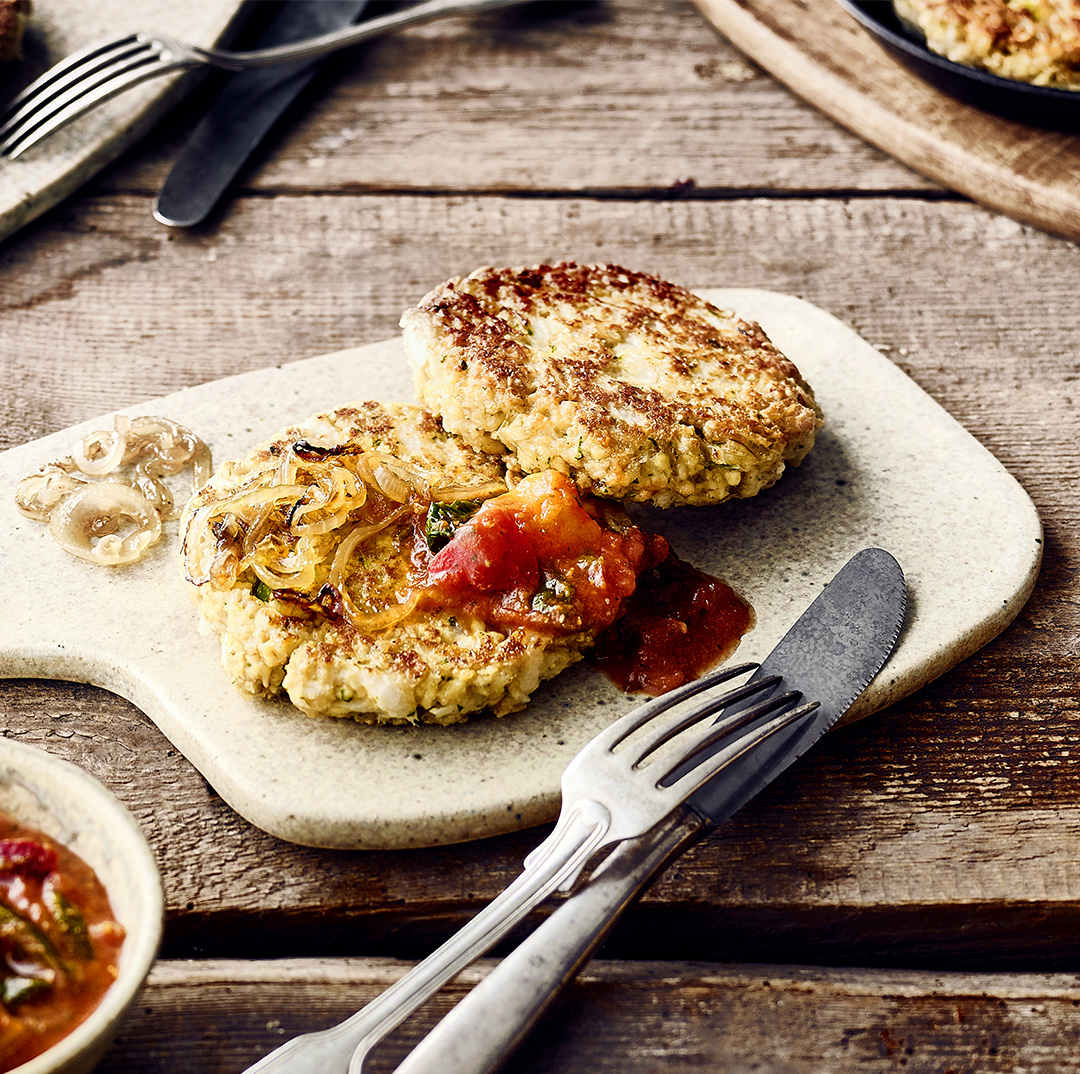 Rettich-Burger mit pikanter Gemüse-Tomaten-Soße