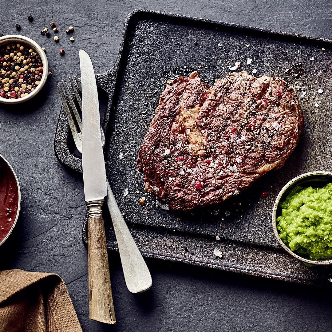 Rib-Eye-Steak mit Pommes