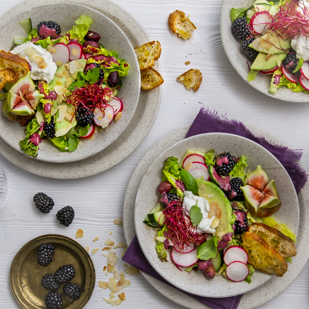 Sommersalat mit Brombeeren