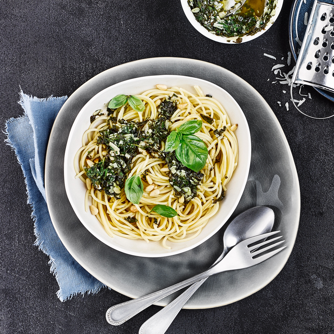 Spaghetti mit grünem Pesto