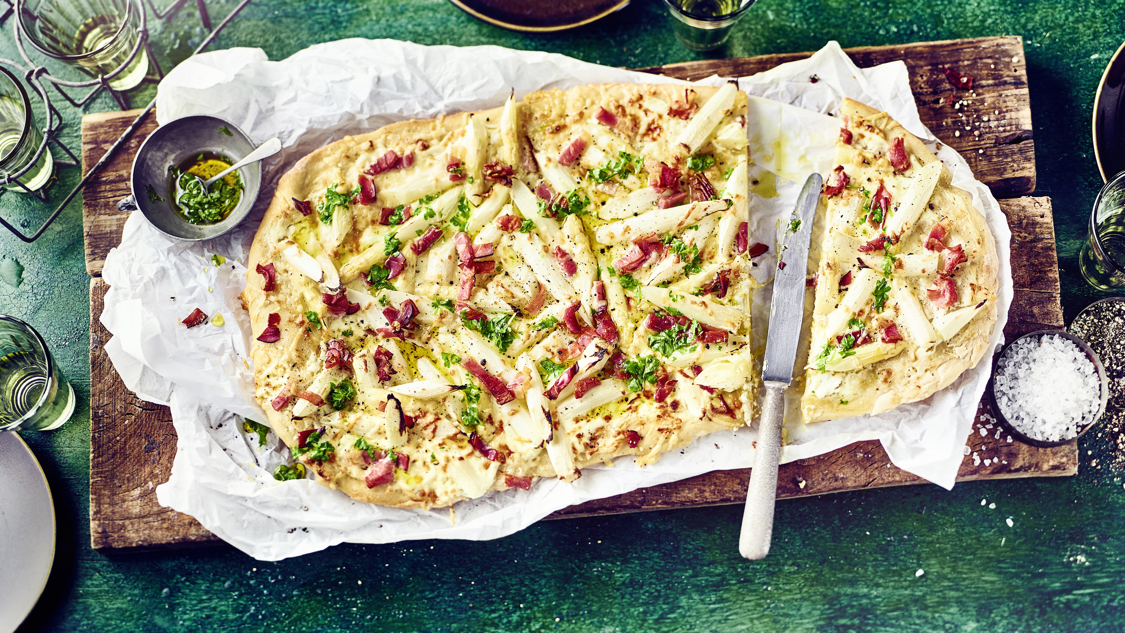 Spargel Flammkuchen