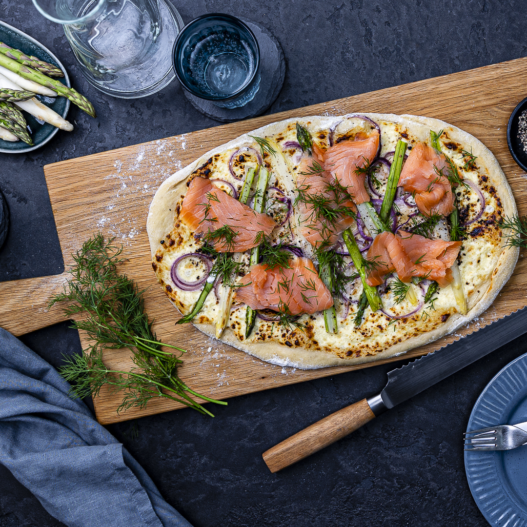 Spargelpizza mit Lachs