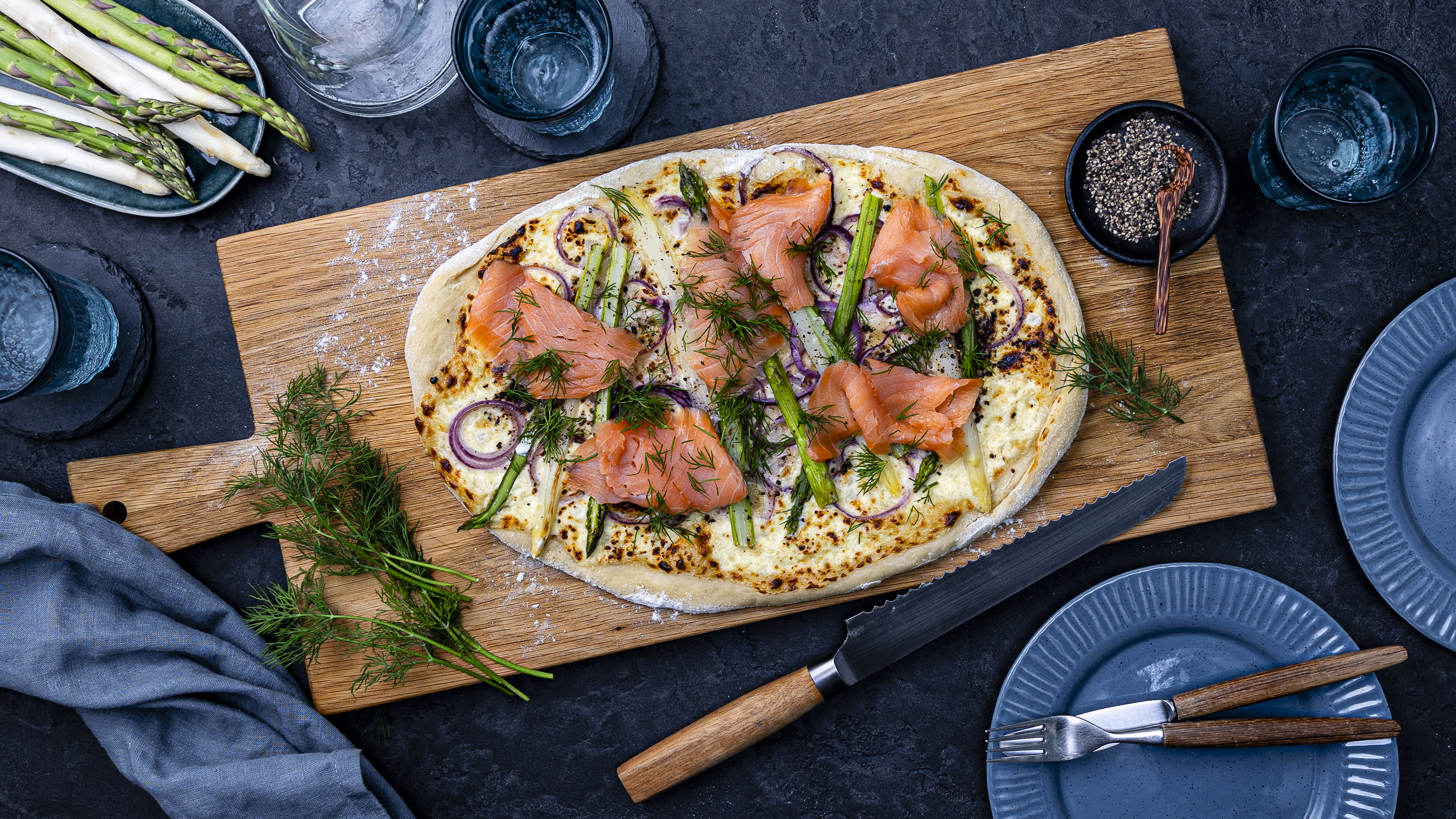 Spargelpizza mit Lachs 