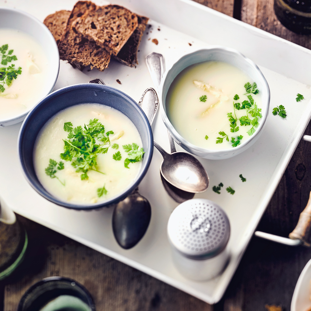 Klassische Spargelcremesuppe