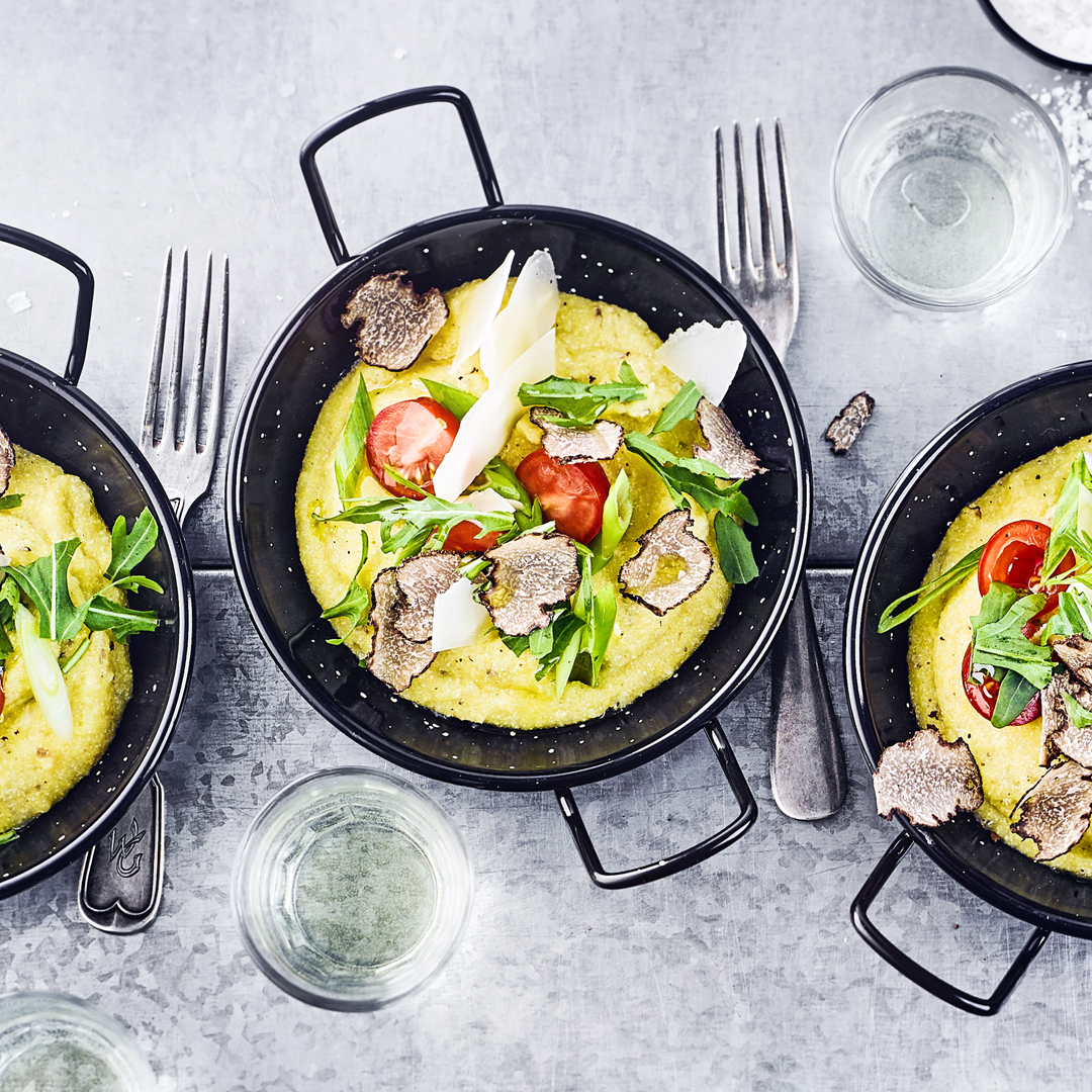 Trüffel-Polenta mit Tomaten 