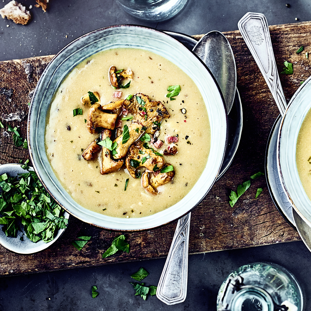 Waldpilzsuppe-mit-Pfifferling