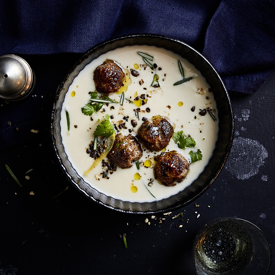 Weiße Bohnensuppe mit Hackbällchen und Gremolata