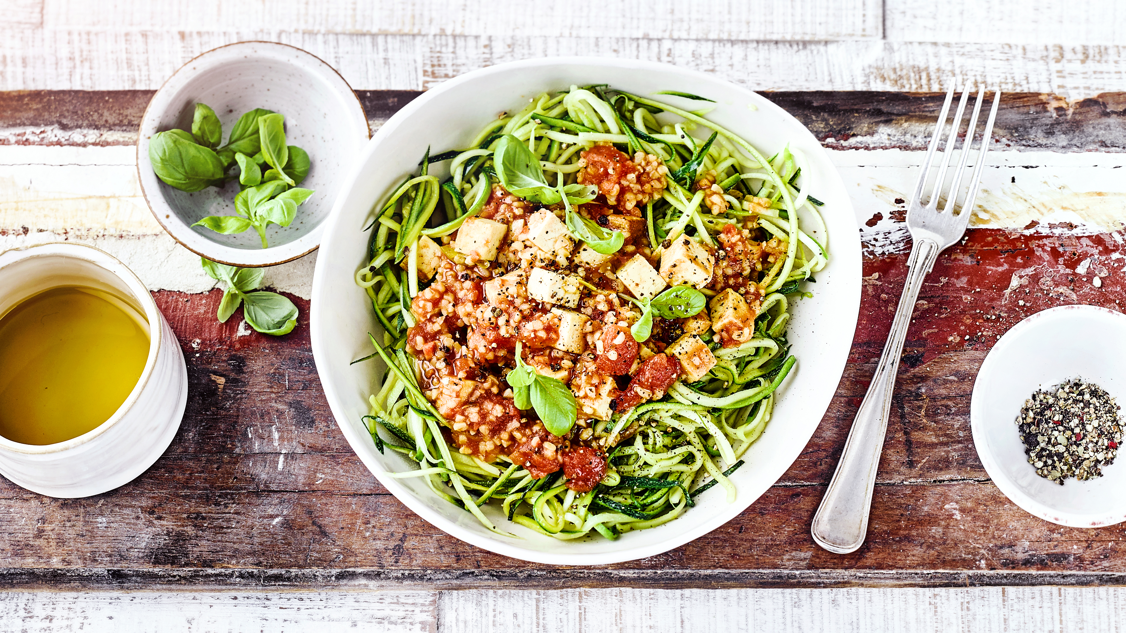 Zucchinispaghetti-mit-Bulgur