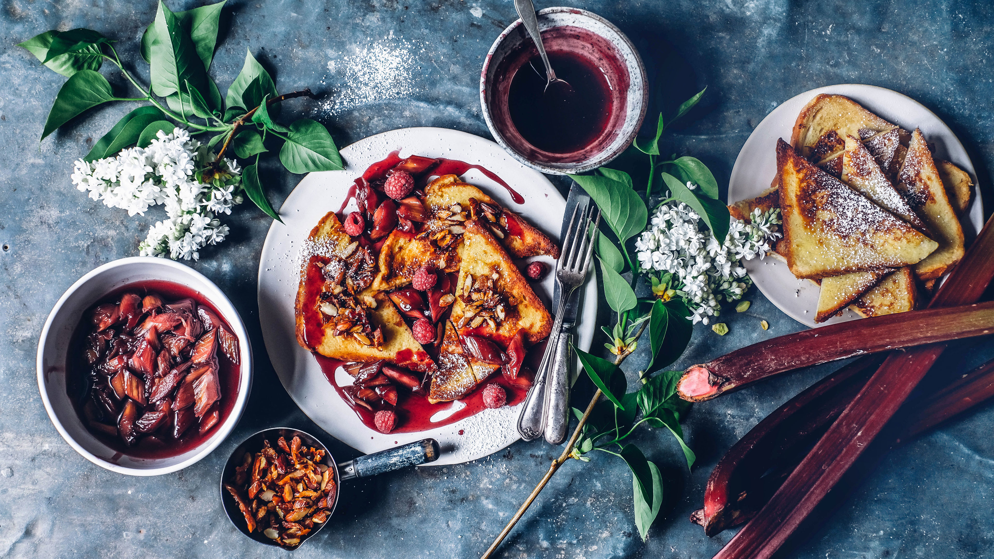 French Toast mit Rhabarber