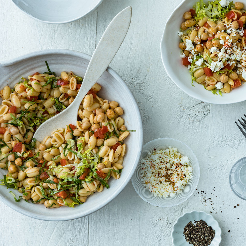 Pastasalat mit Kichererbsen