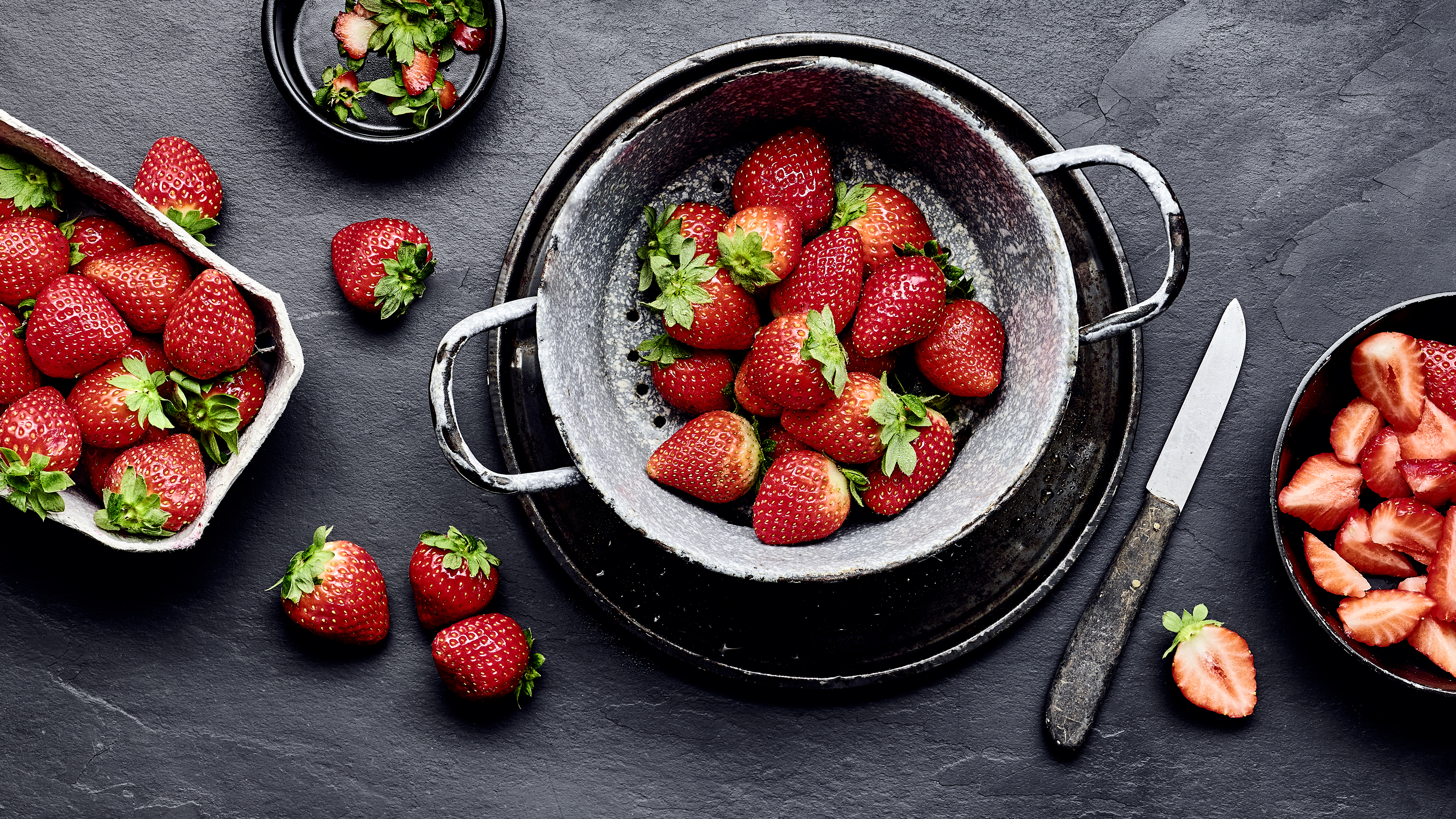 Kultivierte Erdbeeren entstammen einer Kreuzung zweier verschiedener Waldbeeren. 