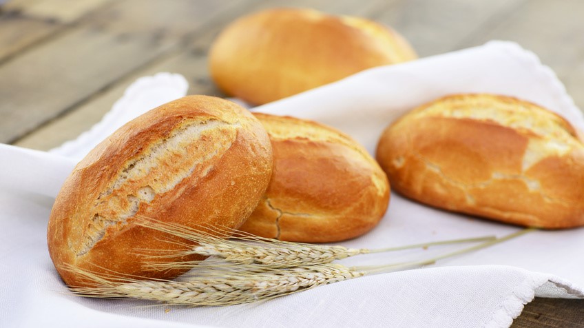 Weizenbrötchen zeichnen sich durch ihr mildes Geschmack aus.