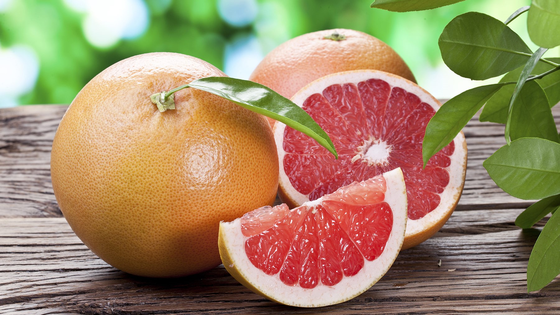 Die Grapefruit ist eine Kreuzung zwischen Orange und Pampelmuse.
