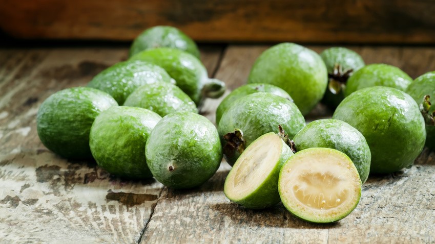 Die Feijoa ist mit der Guave verwandt. 