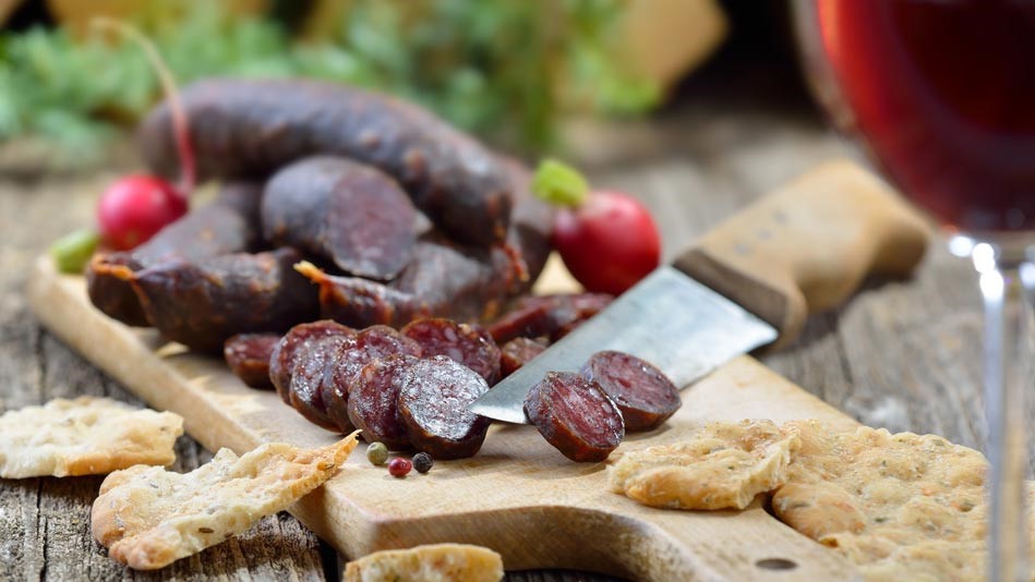 Kaminwurzen sind eine Wurstpezialität aus Südtirol. 