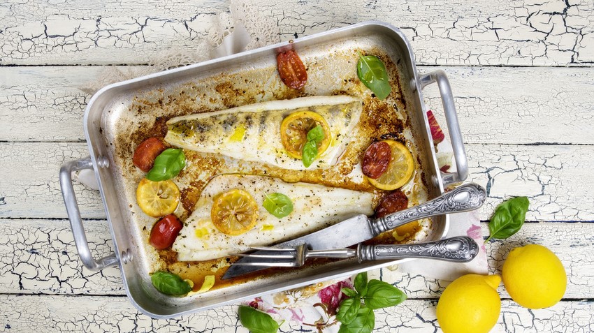 Das weiße Fleisch des Zanders ist fettarm.