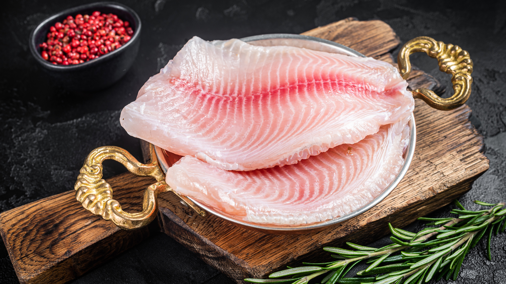 Das Fleisch des Tilapia ist  weich und schmeckt etwas süßlich. 