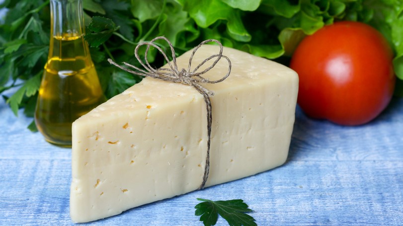 Junger Tilsiter schmeckt mild und leicht säuerlich