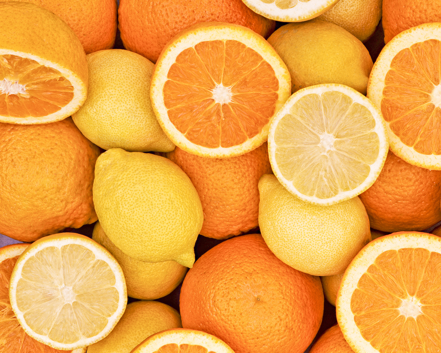 Wie viel Vitamin C liefern Orangen und Zitronen?